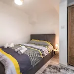 Cozy With Free Parking