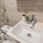 Cozy With Free Parking Apartman