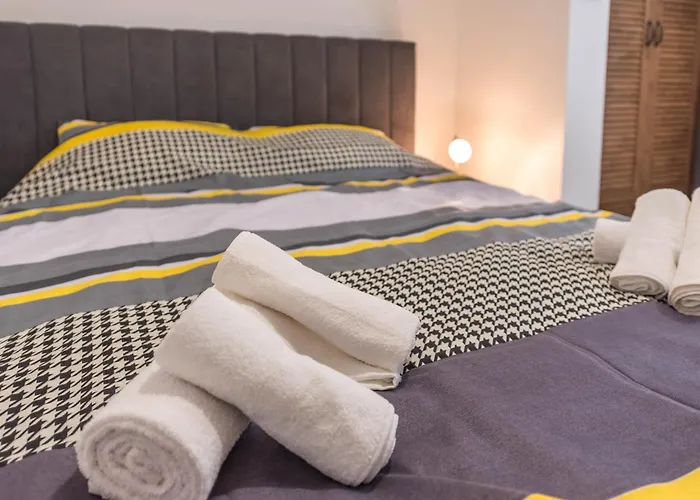 Cozy With Free Parking アパート ヴァルナ