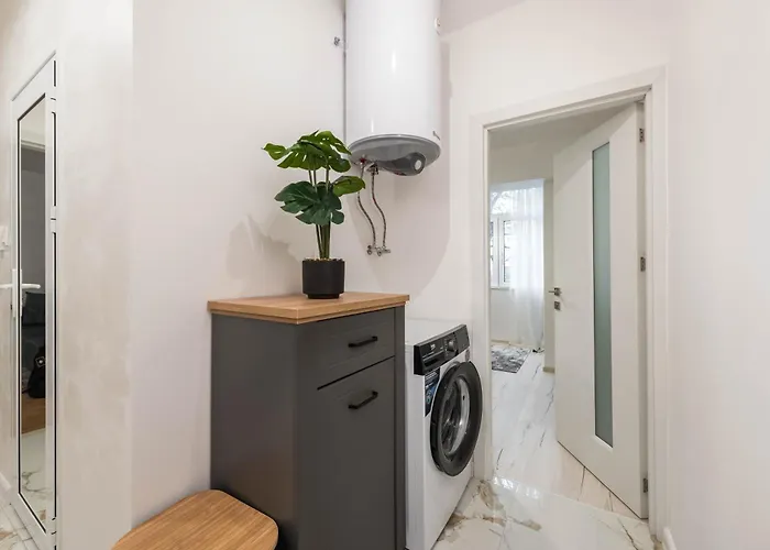 アパート Cozy With Free Parking ヴァルナ