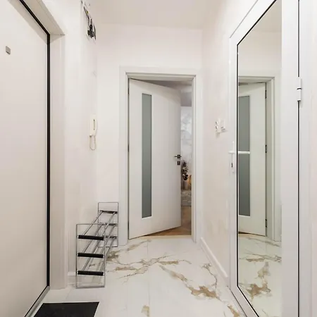 Cozy With Free Parking Apartment Varna