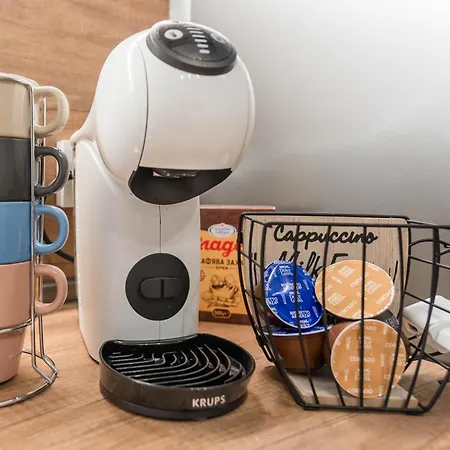 Cozy With Free Parking Apartmán