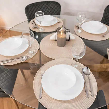 Apartmán Cozy With Free Parking